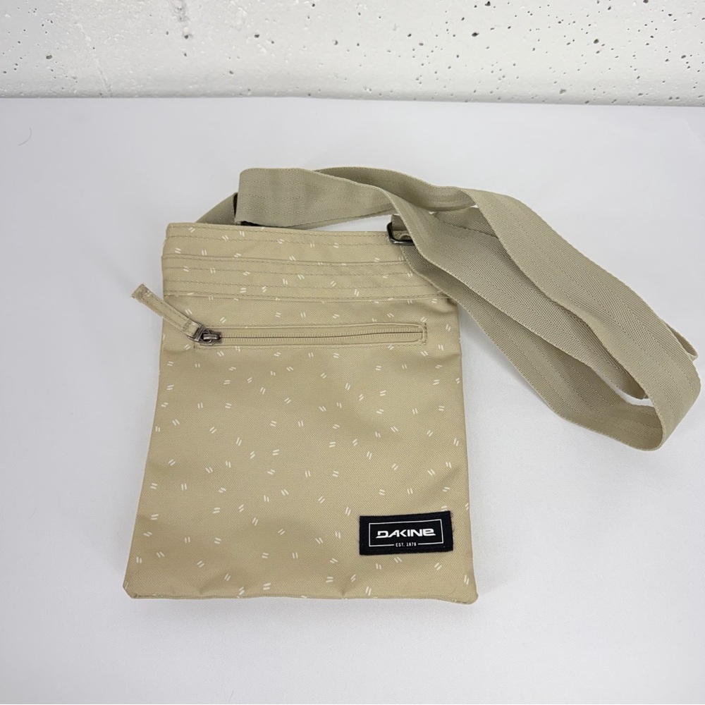 Dakine Jive Tan Beige Crossbody Bag Purse